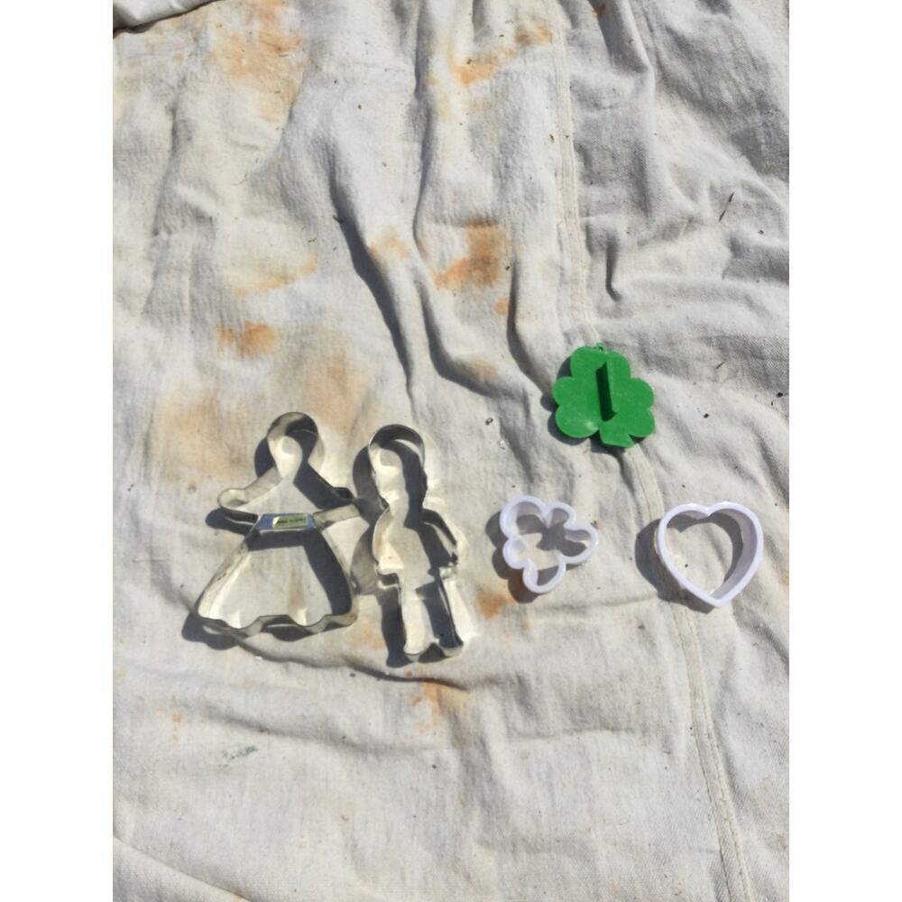 Vintage holiday‎ cookie cutters hallmark angel tin soldier shamrock heart metal
